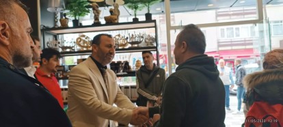 CUMHURİYET CADDESİ'NDE SADETTİN BASKIN'A YOĞUN İLGİ