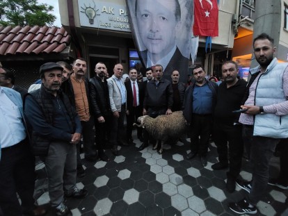 MUDURNU'DA ERDOĞAN'IN ZAFERİ COŞKUYLA KUTLANDI
