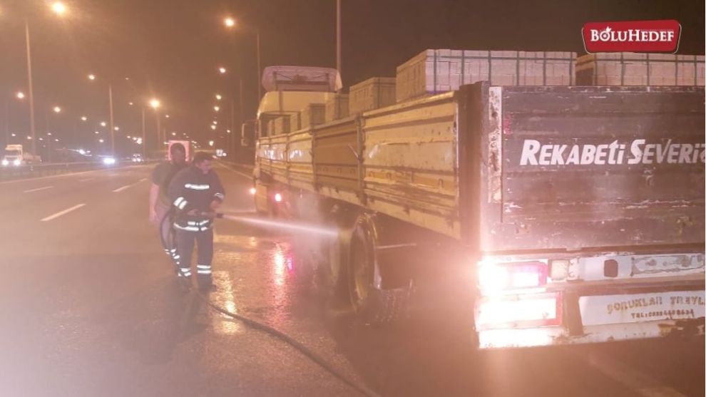 SEYİR HALİNDEKİ TIRDA ÇIKAN YANGIN SÖNDÜRÜLDÜ