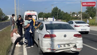3 OTOMOBİL BİRBİRİNE GİRDİ 2 KİŞİ YARALANDI