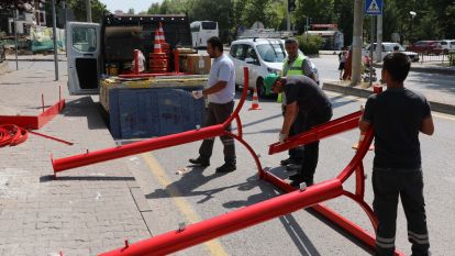  ESKİ OTOBÜS DURAKLARI YENİLENİYOR