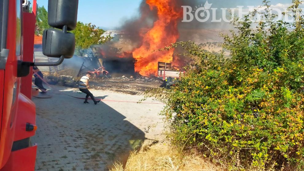 Samanlığın bir bölümü yandı