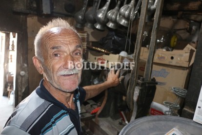 MESLEĞİNİ YARIM ASIRDIR BÜYÜK BİR ŞEVKLE YAPIYOR