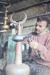 MESLEĞİNİ YARIM ASIRDIR BÜYÜK BİR ŞEVKLE YAPIYOR