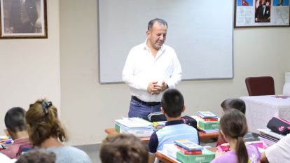 Öğrencilere Gençlik Merkezinden sonra şimdide üniforma ve kırtasiye desteği