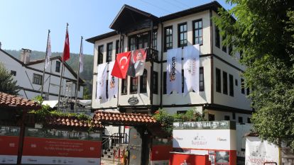 'YÜZ YILLIK MİRAS: BENGÜBOZ' SERGİSİ AÇILDI
