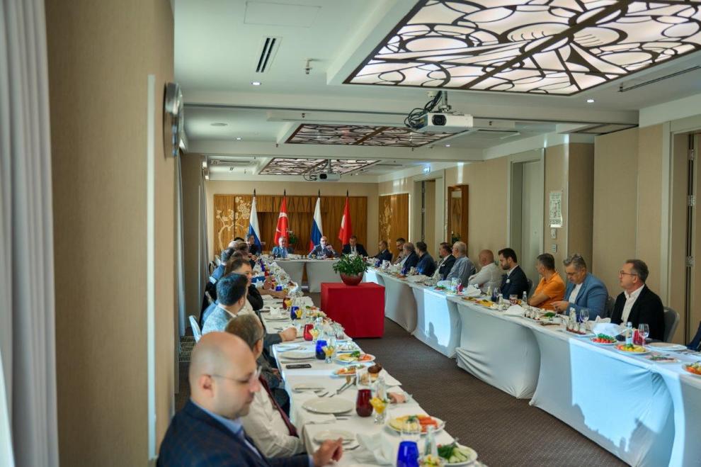 Doğu Karadenizli iş insanları Rusya’da ticari görüşmeler gerçekleştirdi