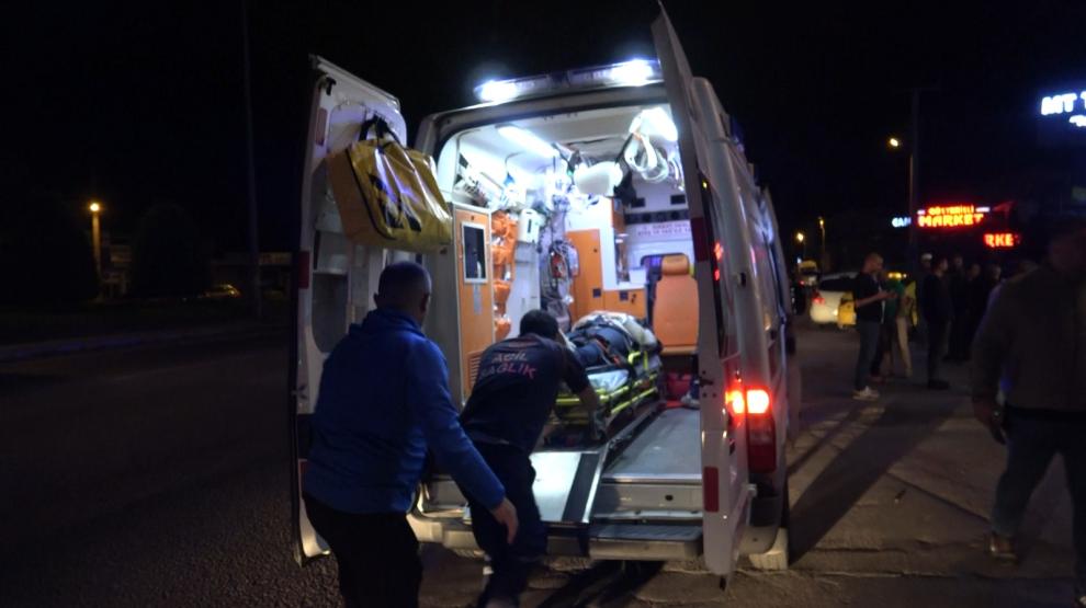 Düzce’de otomobile çarpan motosikletteki 2 kişi yaralandı