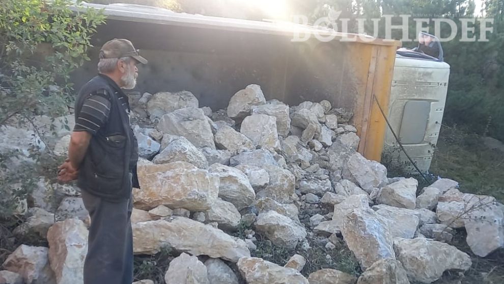 Mudurnu'da Kamyon Devrildi