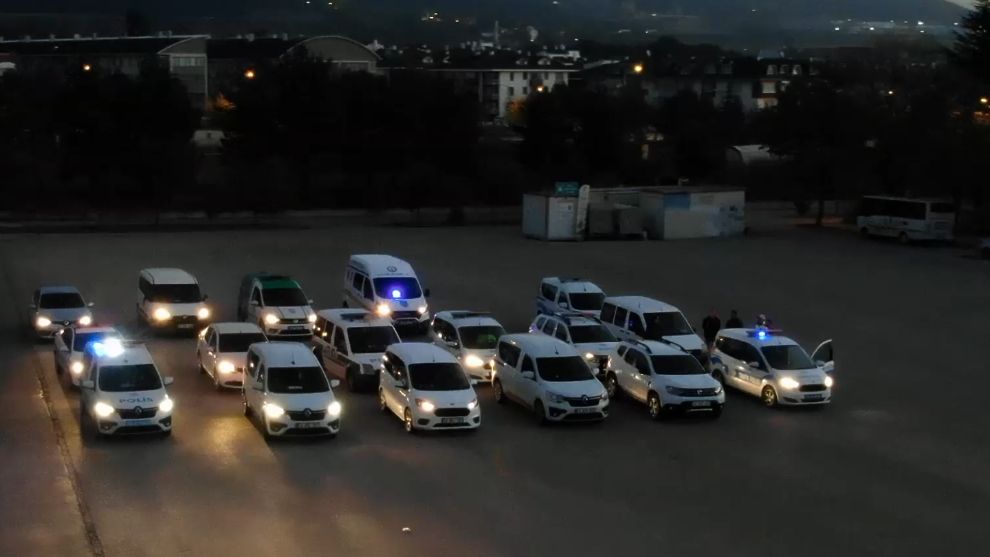 12 HÜKÜMLÜ KISKIVRAK YAKALANDI
