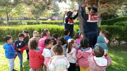 ANAOKULU ÖĞRENCİLERİNE HAYVAN SEVGİSİ AŞILIYOR