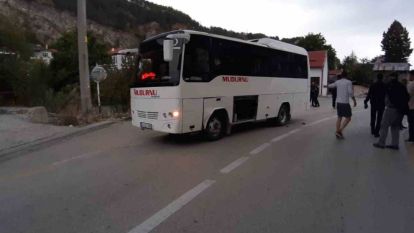 MOTOSİKLETLİ YARALANDI