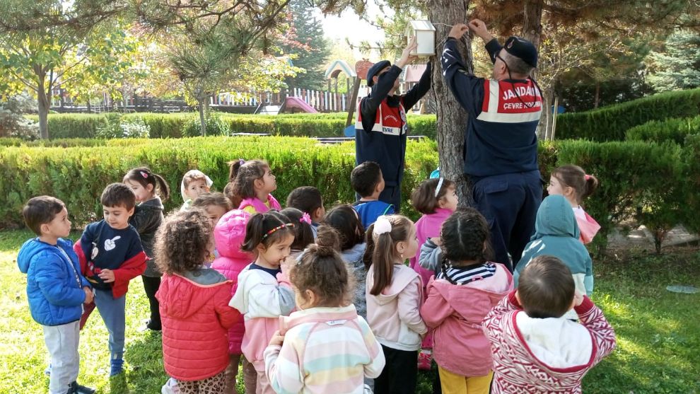 ANAOKULU ÖĞRENCİLERİNE HAYVAN SEVGİSİ AŞILIYOR