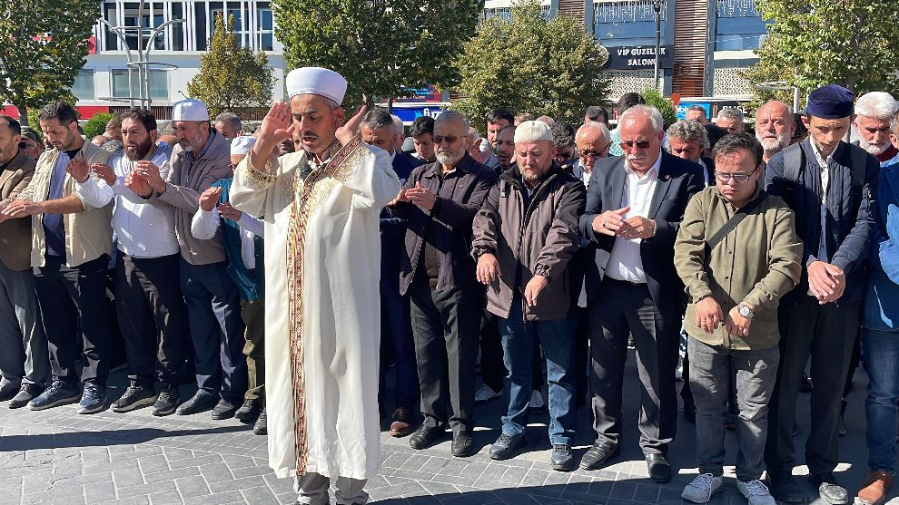 GIYABİ CENAZE NAMAZI KILINDI