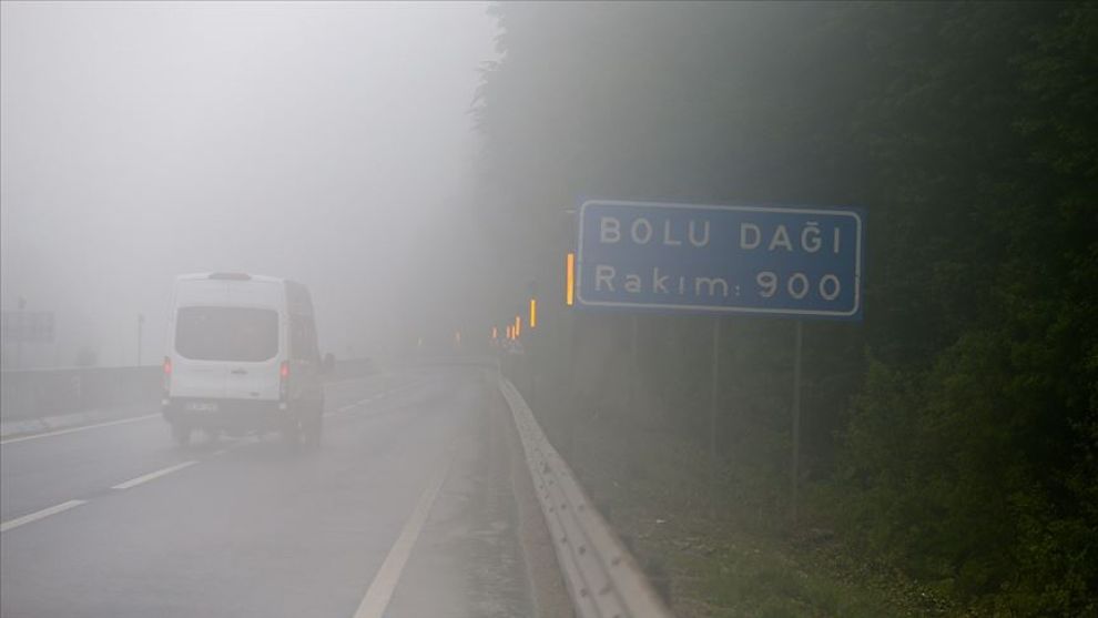 Bolu Dağı'nda kar ve sis etkili oldu