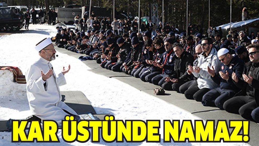 Bolu'da Gençlerle Cuma Namazını Kıldırdı