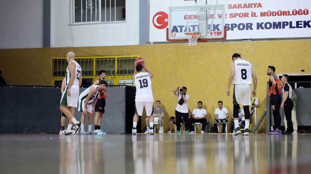 Büyükşehir Basketbol Takımı, İstanbul’dan zaferle döndü