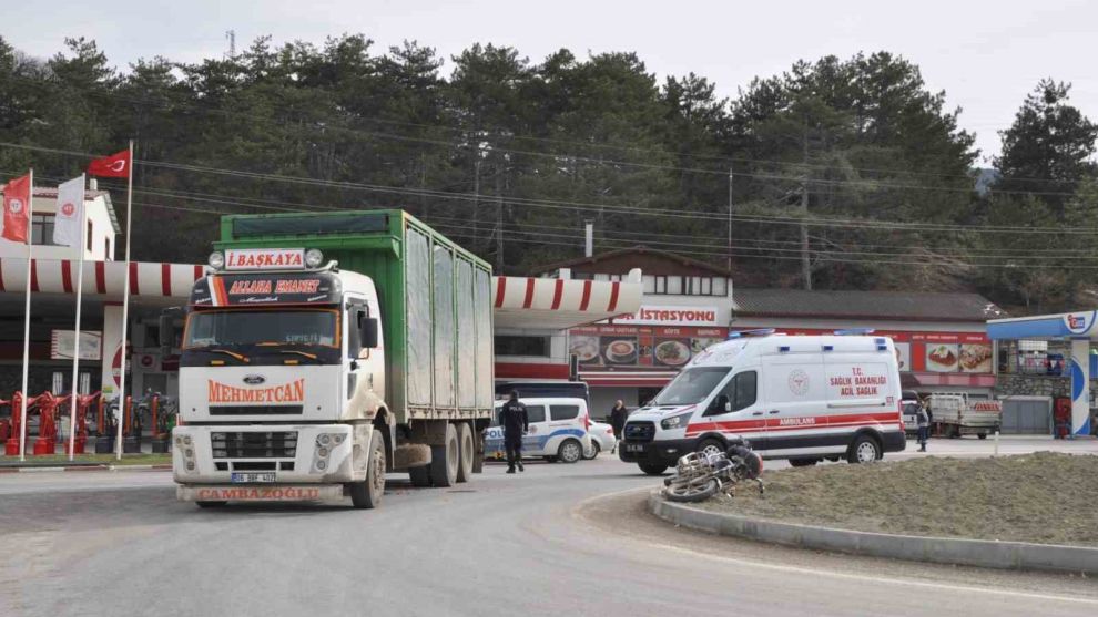 Yeni yapılan kavşakta ilk kaza: 1 yaralı