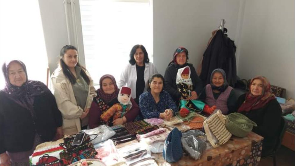 Kıbrıscık'ın eli öpülesi ninelerinin, el işleri kapışılıyor