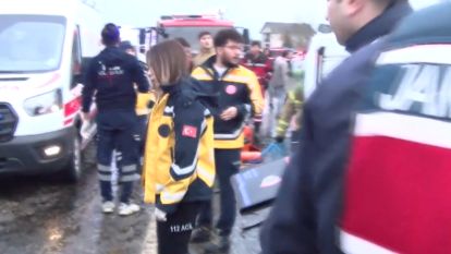 Bartın'da feci kaza: İşçi servisleri çarpıştı 1 ölü 27 yaralı