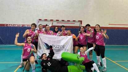 Düzce Üniversitesi kadın hokey takımından başarılı sonuç