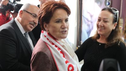 Meral Akşener Bolu'da Seçim Rüzgarı Estirdi