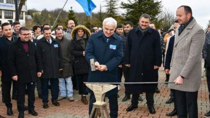 Vali Kılıç, Nevruz'da demir dövdü
