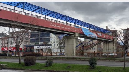 Valilik Siyasilere yazı gönderdi, bir yerde kaldırdılar, arkasından yine astılar