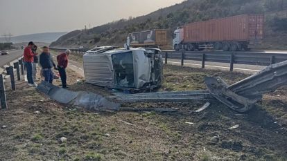 YENİÇAĞA GİŞELERİNDE SIKIŞMALI TRAFİK KAZASI