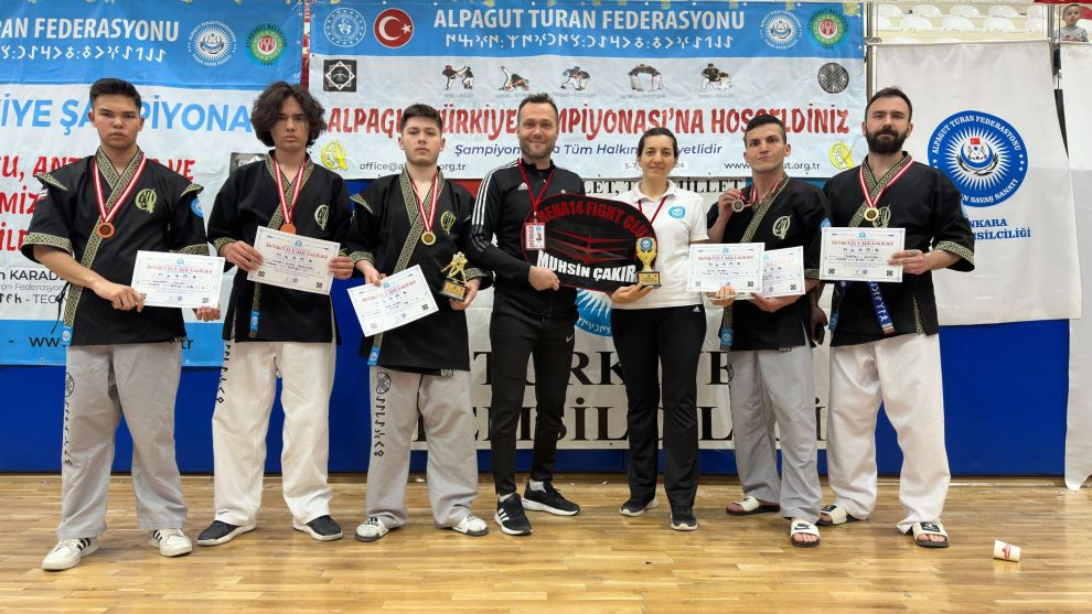 Bolulu Alpagut Turan Dövüş Sporcuları Türkiye Şampiyonasında Madalyalarla Parladı