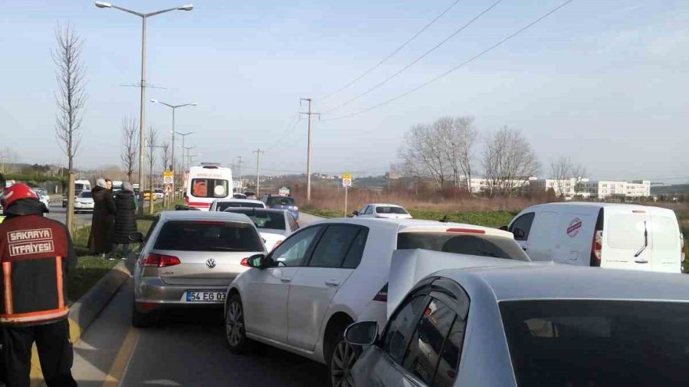 Sakarya’da 7 araçlı zincirleme kaza: 5 yaralı