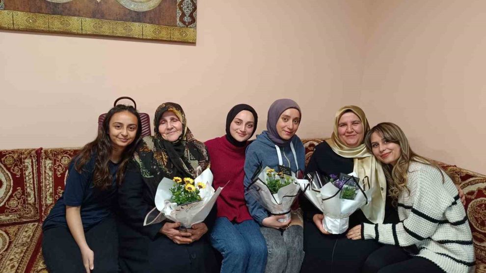 Şehit anneleri sahuru öğrencilerle yaptı