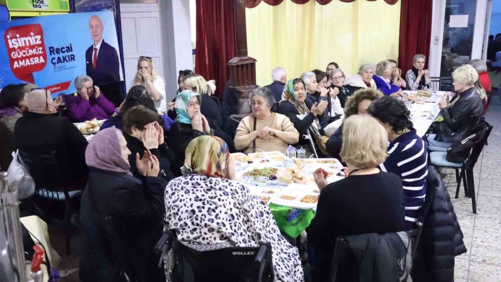 Tarihi ve doğal güzellikleri ile hayran bırakan Amasra’da bin 500 kişiye iftar verildi.
