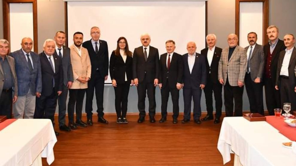 İl Genel Meclisi Üyelerine Plaket