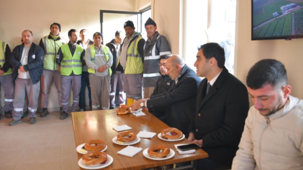 İşçileri karşısına diken başkan adayı, kahvaltı ederek oy istedi