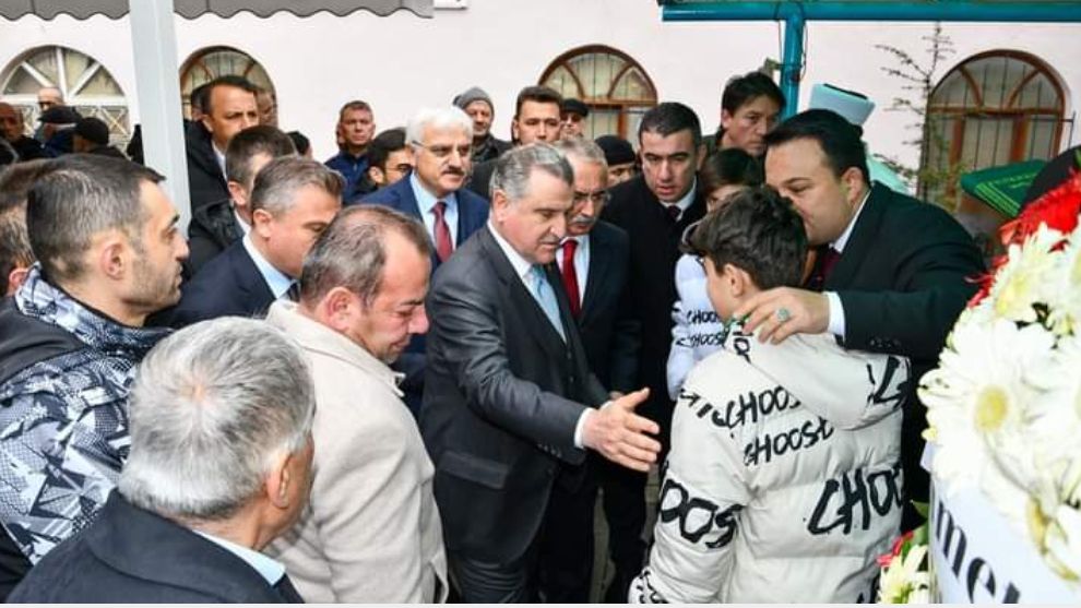 Rahmi Özyılmaz'ın cenazesi Bakan ve siyasilerin katılımıyla defnedildi...