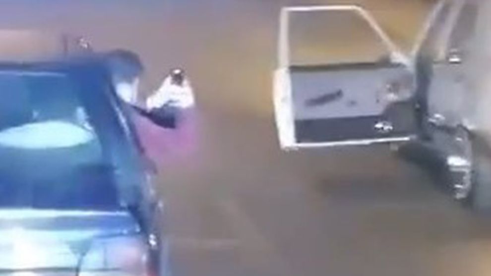Sosyal medyanın yan etkileri: Bu adam ne yapıyor?