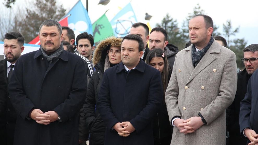 TÜRK'ÜN BAYRAMINA BİR TEK İLHAN DURAK KATILDI