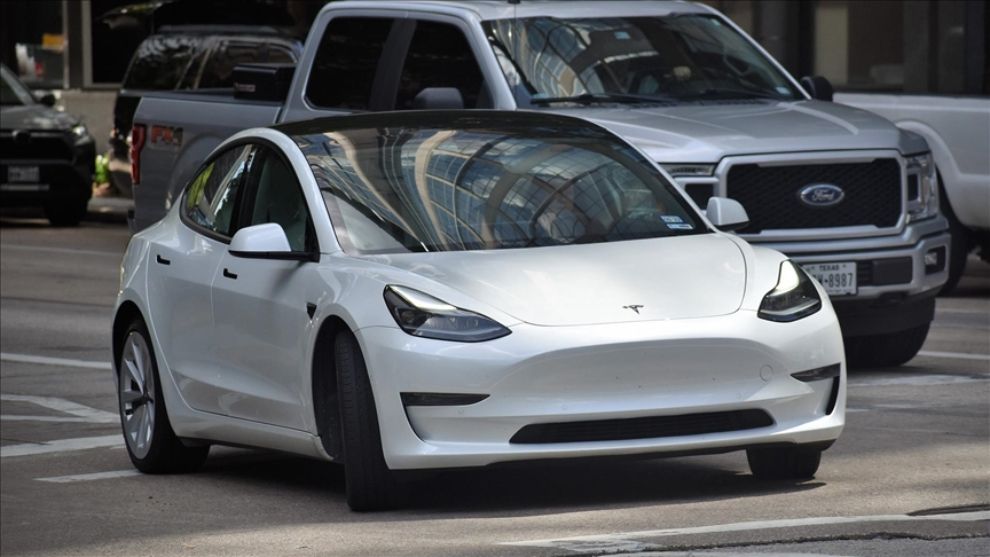 Yapay Zeka Teknolojisinde Öncü Otomobil Markası: Tesla