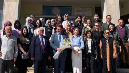 Bolu'nun sevilen öğretmeni emekli oldu