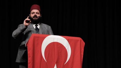 İstiklal şairinin halka seslenişi sahnede anlatıldı