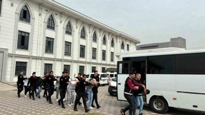 Kar maskesi takıp 19 yaşındaki genci öldüren 2 şahıs tutuklandı