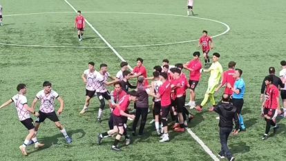 U18 Türkiye Şampiyonası'nda futbolcular arasında tartışma