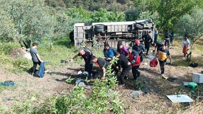 Üniversite öğrencilerini taşıyan tur otobüsü şarampole devrildi: 3'ü ağır 12 yaralı
