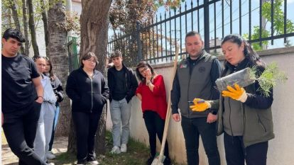 Lise Öğrencileri Sosyal Sorumluluk Bilinciyle Fidan Dikti