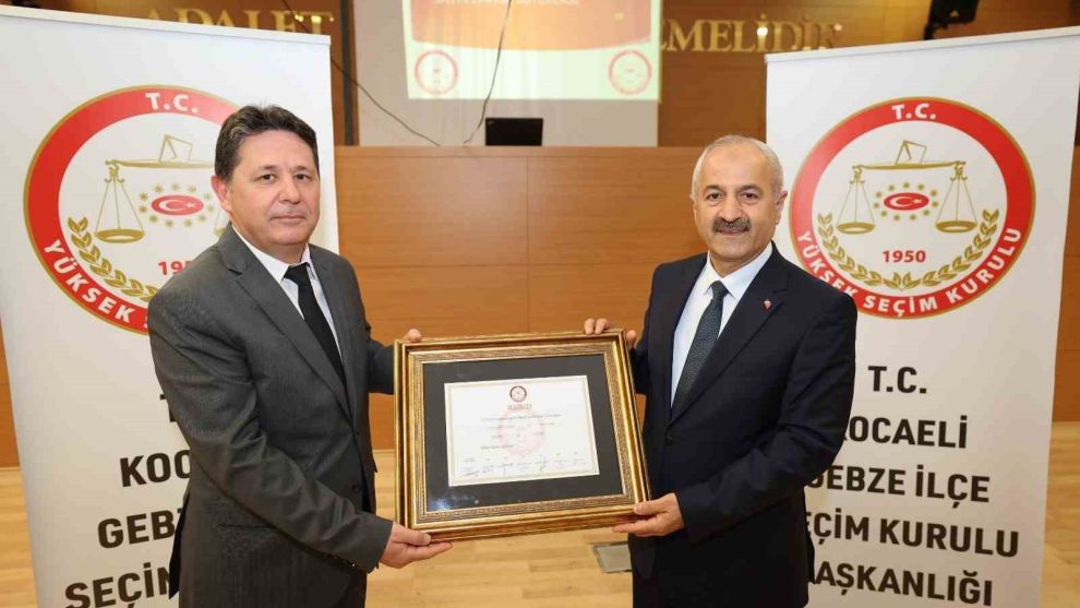 Başkan Büyükgöz mazbatasını aldı: 