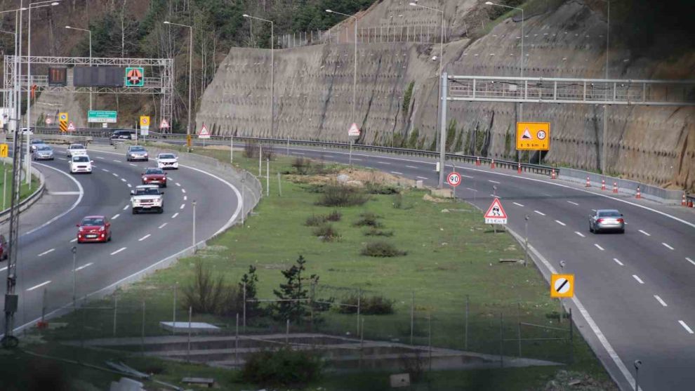 Bayram dönüşünde Bolu’dan kamyon ve tırlara geçiş yasaklandı