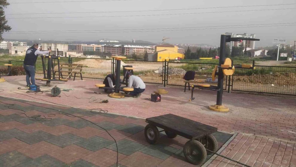 Darıca’da parklar çocuklar için yaza hazırlanıyor