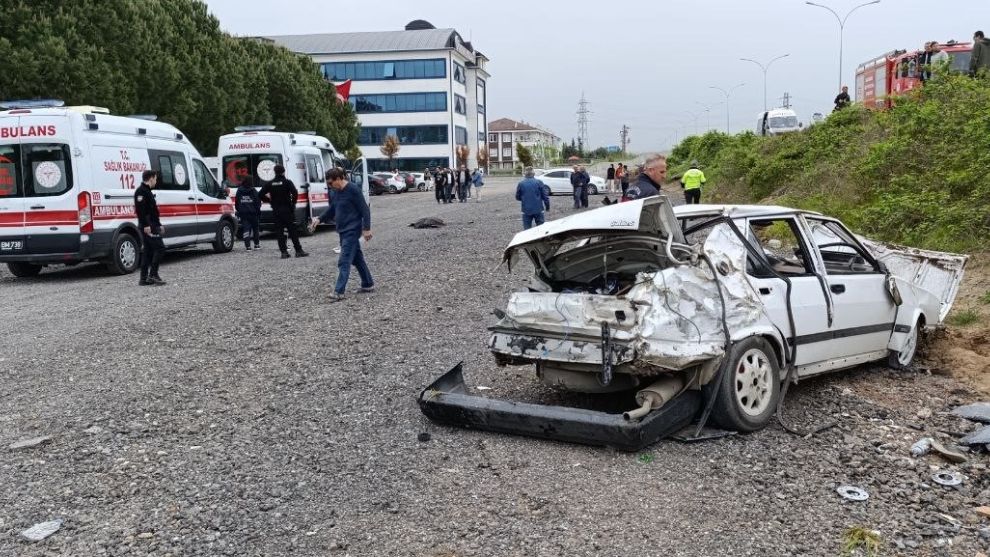 Feci kaza kamerada: Kaldırımda yürürken hayatından oldu