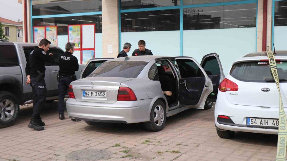 Otomobilin içinde ailesine bıraktığı notlar ve cesedi bulundu
